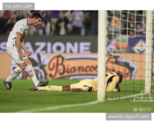 门将扑点后指天纪念去世恩师，温情一刻